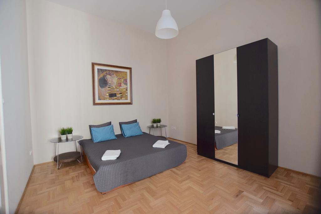 Standard Apartment by Hi5 - Múzeum 5 Budapest Exterior foto