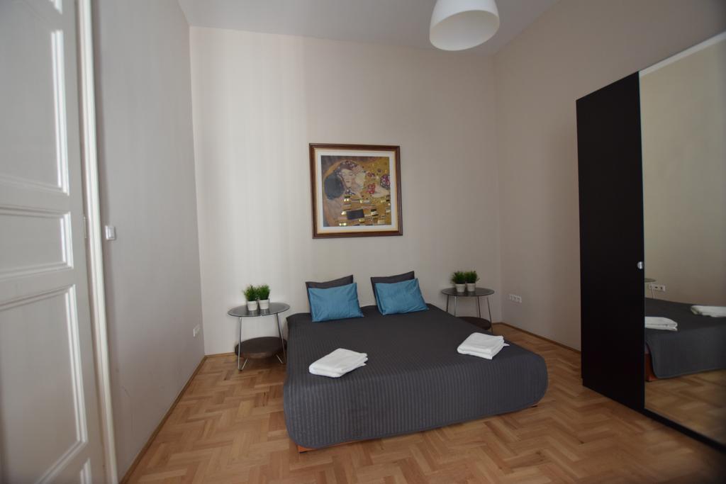 Standard Apartment by Hi5 - Múzeum 5 Budapest Exterior foto
